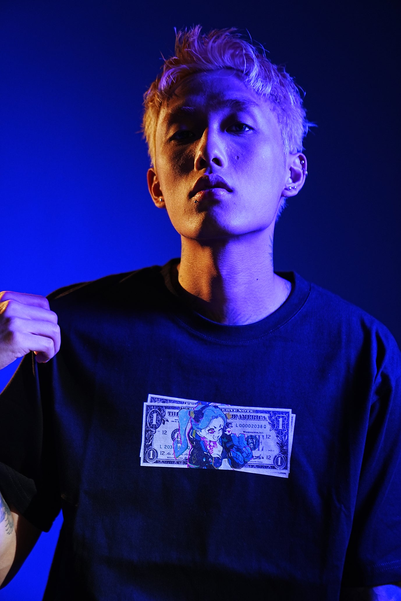 〈預購接受中〉AWAITS系列<R>TEE