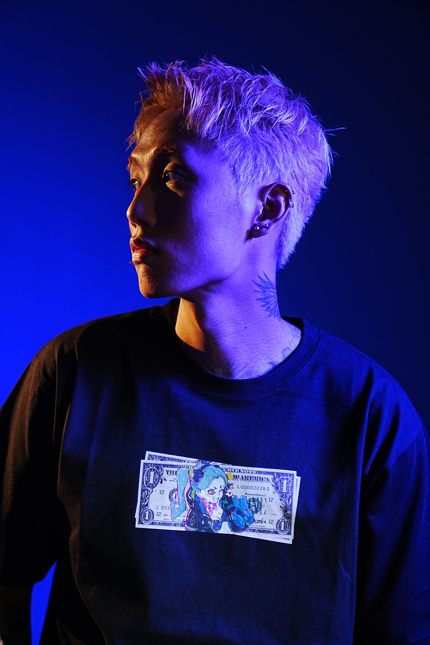 〈預購接受中〉AWAITS系列<R>TEE