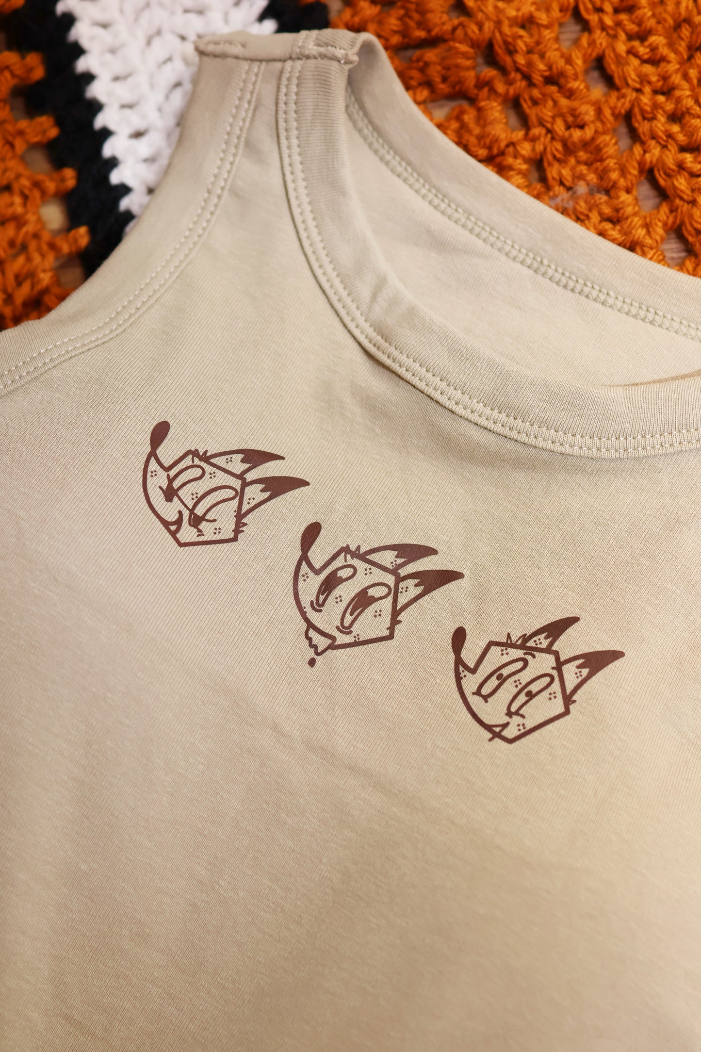 What The Land Tank top 背心+ Love Messenger Necklace 項鍊: