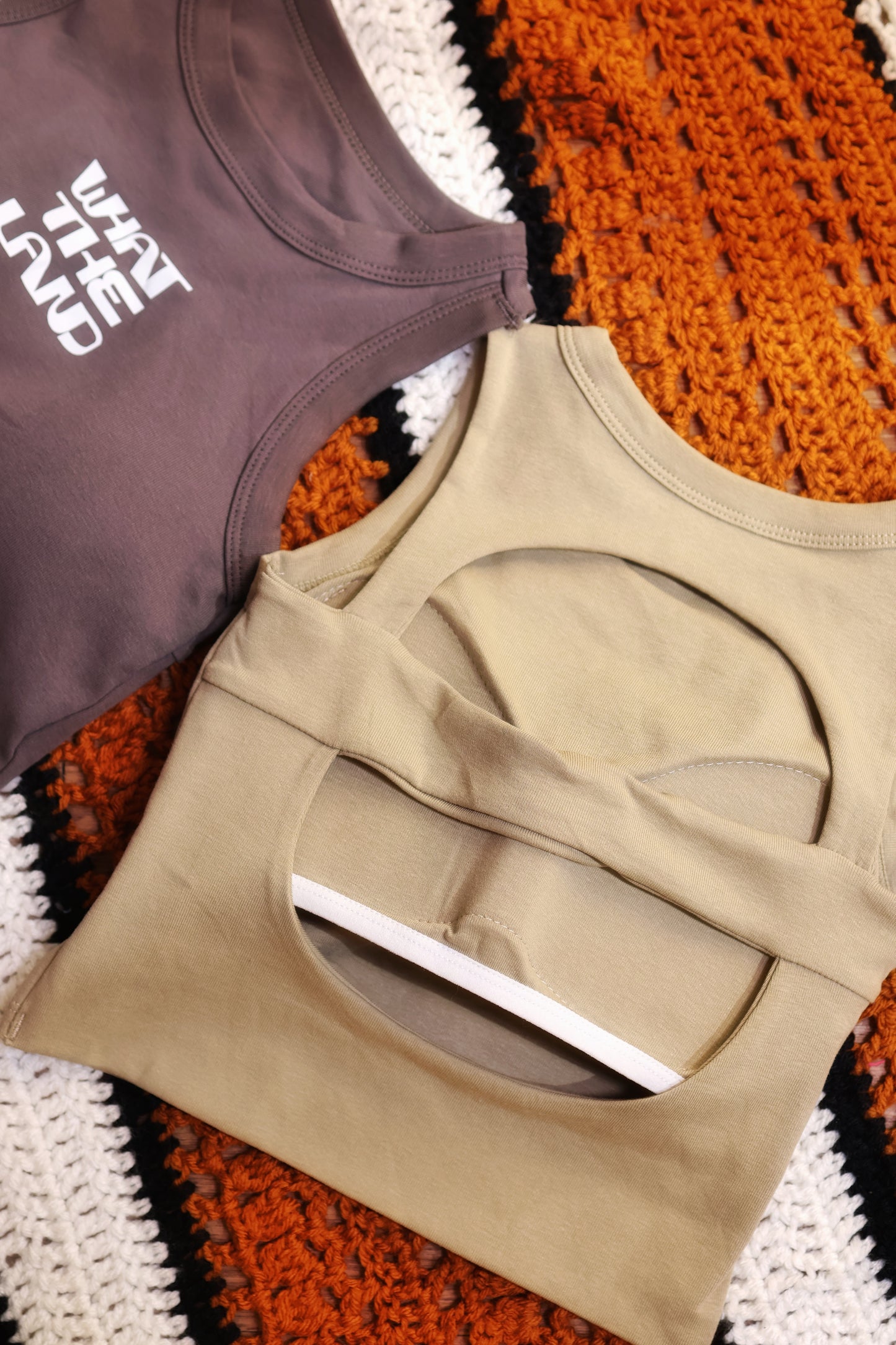 What The Land Tank top 背心+ Love Messenger Necklace 項鍊: