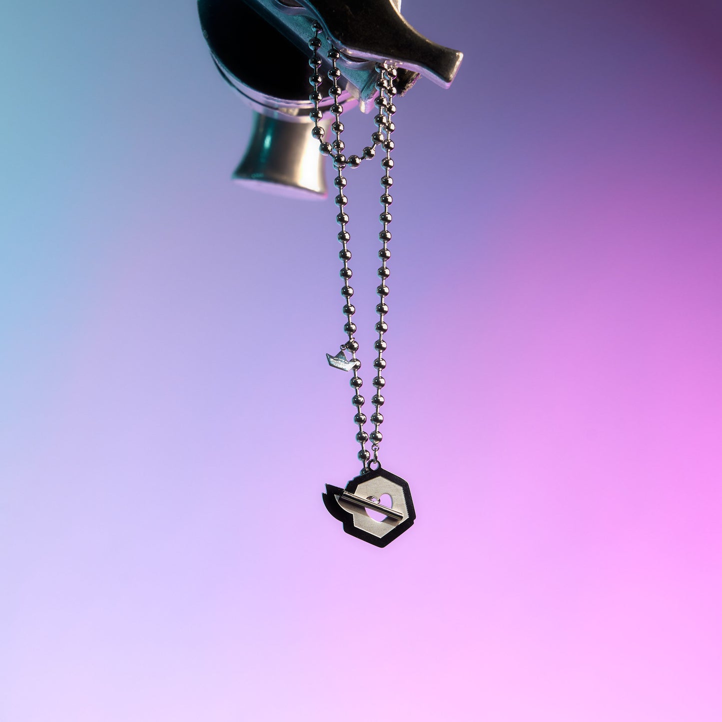 線上優先預購 -Halfハーフ初回限定版概念單曲 + Love Messenger Necklace 項鍊 ( 限量50條)